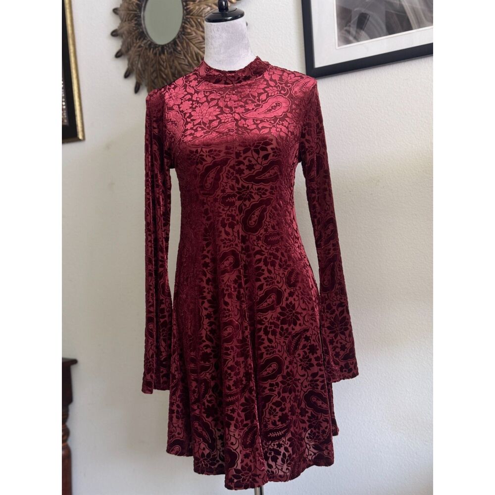 Vintage Style Burgundy Burnout Velvet Paisley Bell Sleeve Mock Neck Mini Dress S